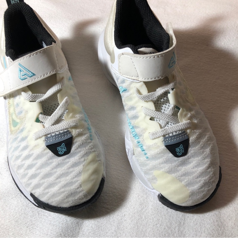 Nike Giannis Immortality DB6082-110 white blue Preschool Kids